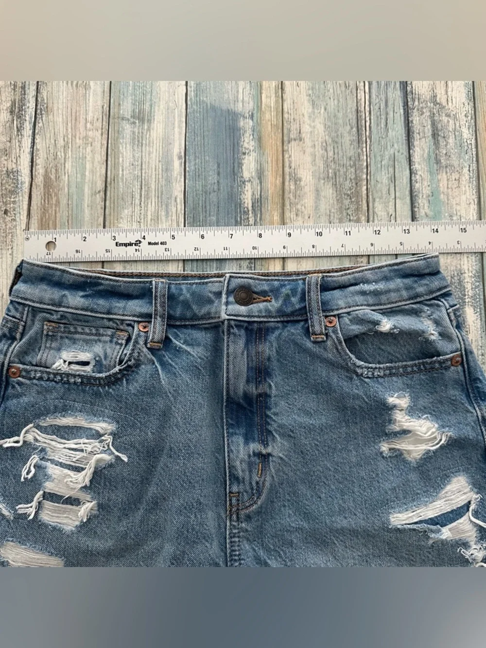 American Eagle Relaxed Mom Shorts Women's 4 Distressed Frayed Denim Long Blue
